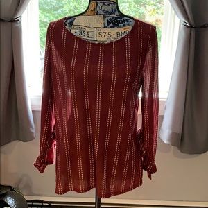 W5 sheer burgundy top Size L NWT